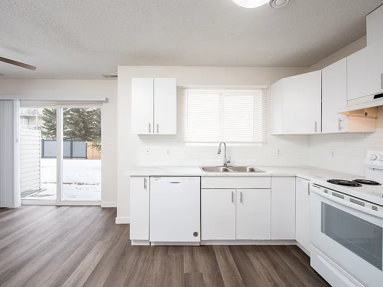 180 Bridgeport Blvd — Photo 13