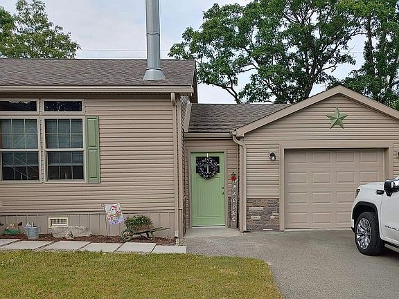 Built in Breezeway/Garage