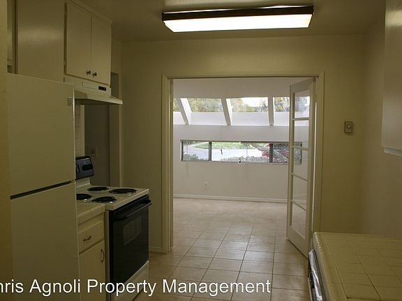 5th image of 4694 Calle Reina