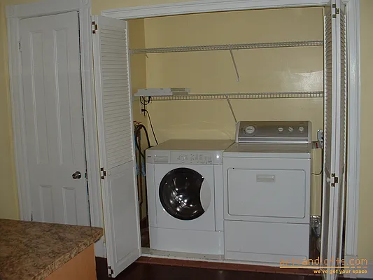 Rented by aptsandlofts.com | media 6