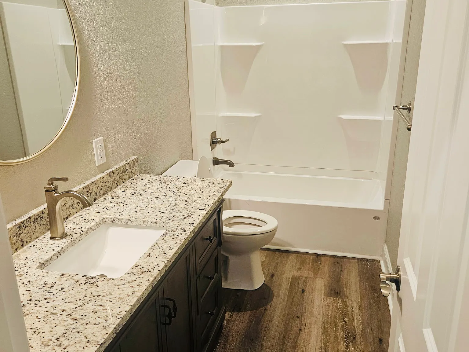2 bed, 1200 sqft, $1,200 — Photo 4