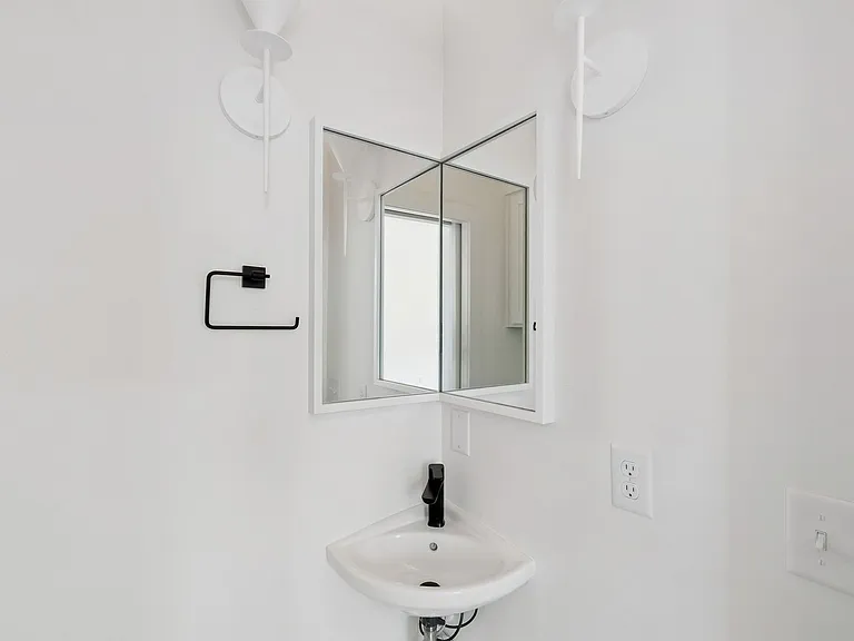 18821 Selah Way — Photo 35