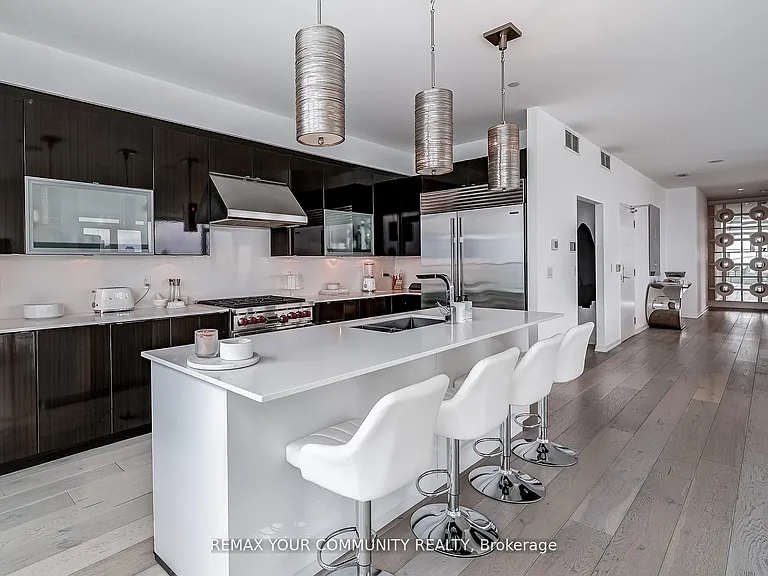 150 E Liberty St #Penthouse 2 — Photo 12