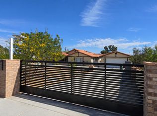 19885 Rimrock Rd E, Apple Valley, CA 92307