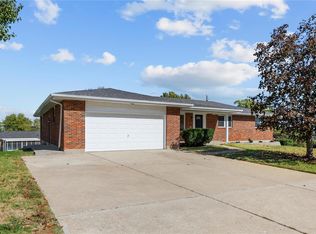 906 Quince Dr, Saint Charles, MO 63301