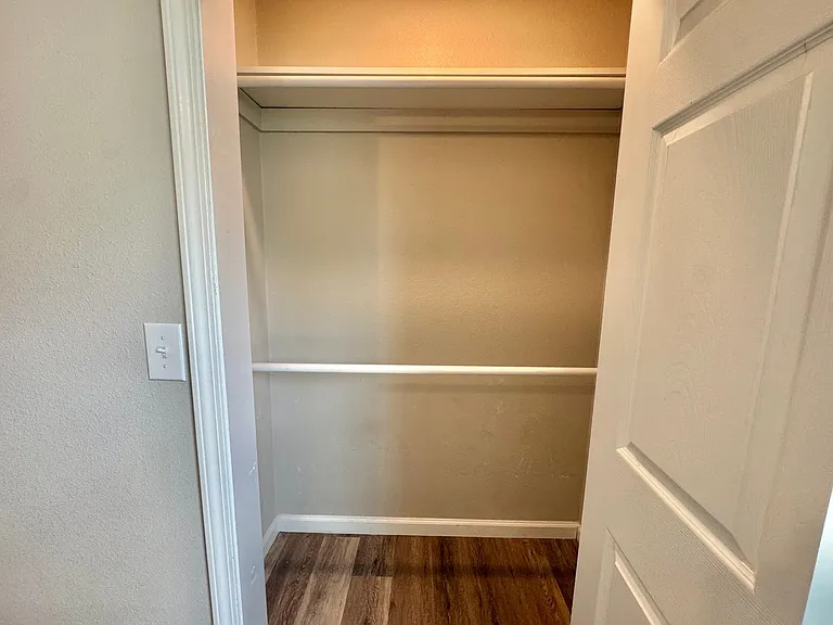 1007 N Quincy Ave — Photo 13