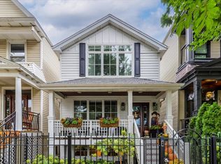 2226 W Barry Ave, Chicago, IL 60618