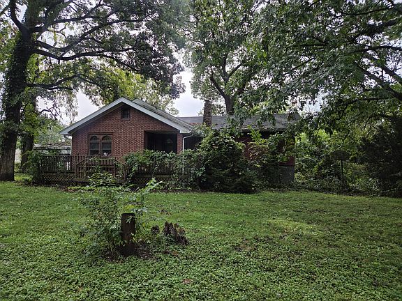 2nd image of 2732 Blake Rd
