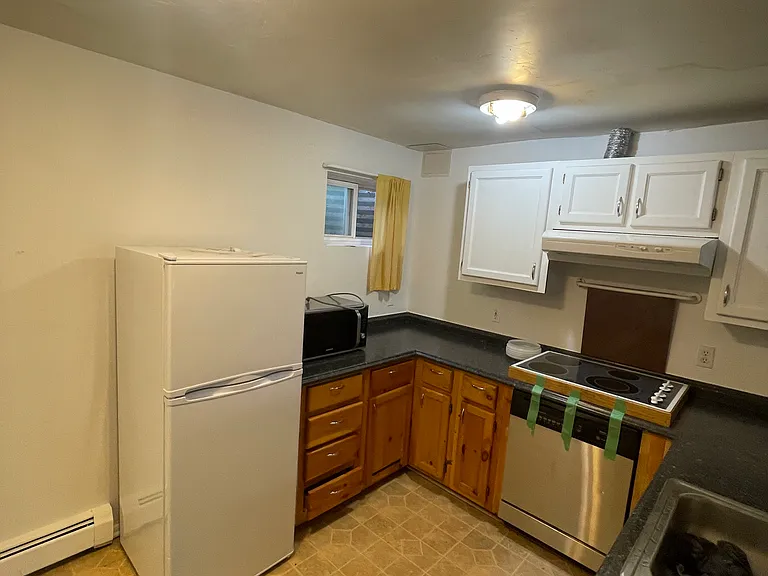 557 S 2nd St — Photo 6