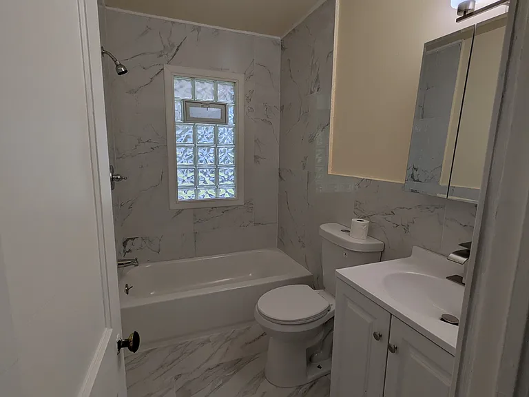 7414 Vaughan St — Photo 5