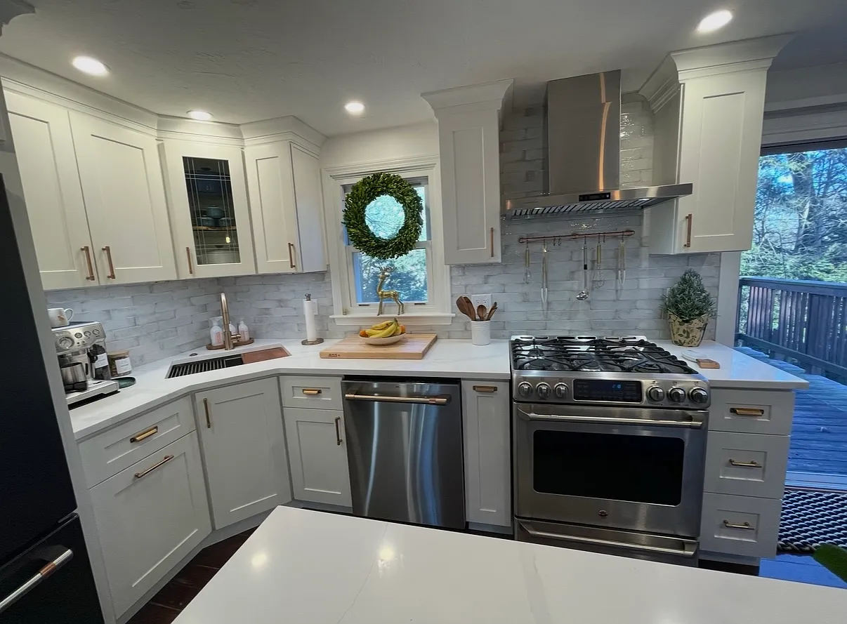 5 bed, 1872 sqft, $3,950 — Photo 2