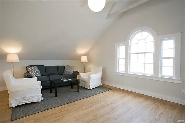 1 bed, 742 sqft, $2,595 — Photo 4