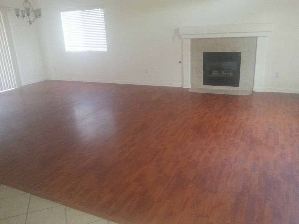 2nd image of 2800 Crescent Ridge St