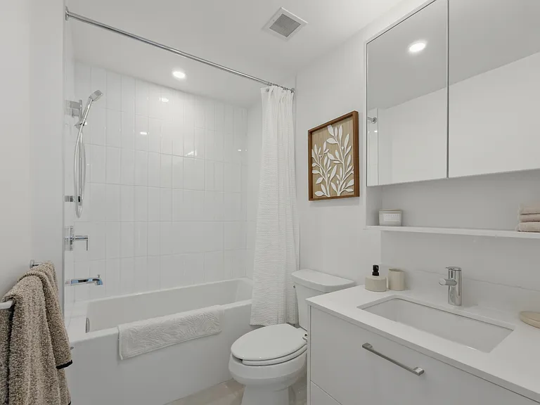 2511 Carolina St — Photo 11