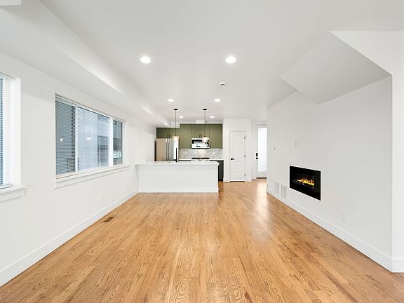 3rd image of 1244 Tennyson St