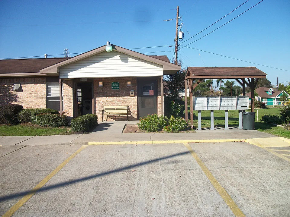 203 E Watson Dr