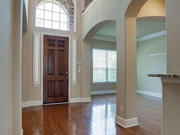 4th image of 2605 Enclave Dr