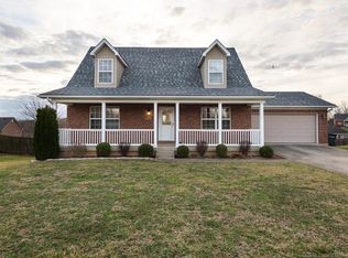 2815 Boulder Ridge Dr, Jeffersonville, IN 47130