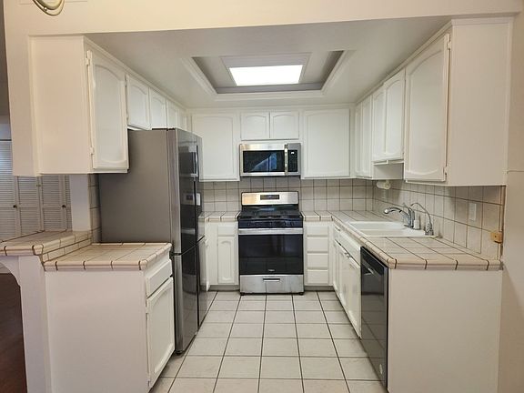 2nd image of 17914 Magnolia Blvd Unit 202