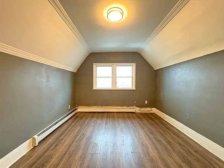 176 Garfield Ave #1 — Photo 3