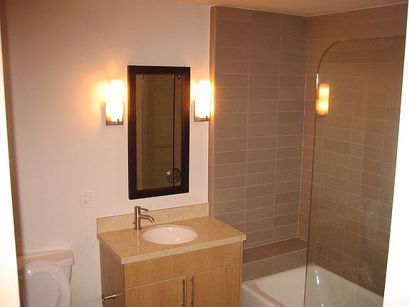 2nd image of 818 Van Ness Ave #309