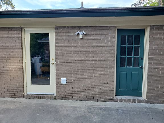 2nd image of 1517 Rosewood Dr
