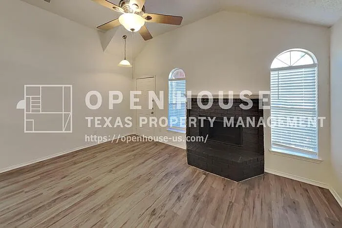10761 Castle Dr — Photo 3