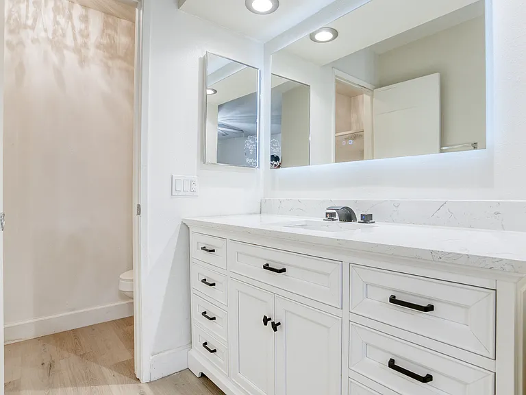 1101 W Macarthur Blvd #271 — Photo 7