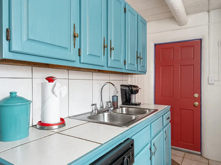 140 W Berger St #B — Photo 7