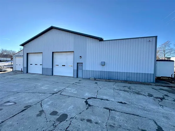 238 N Main St, North English, IA 52316