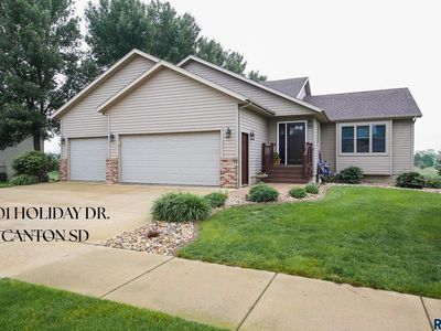 1601 Holiday Dr, Canton, SD, 57013