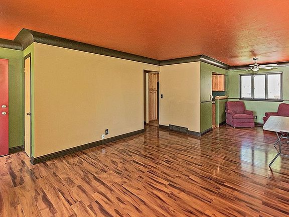 4th image of 337 University St