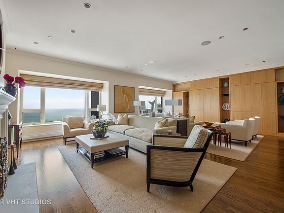 4th image of 800 N Michigan Ave APT 5202