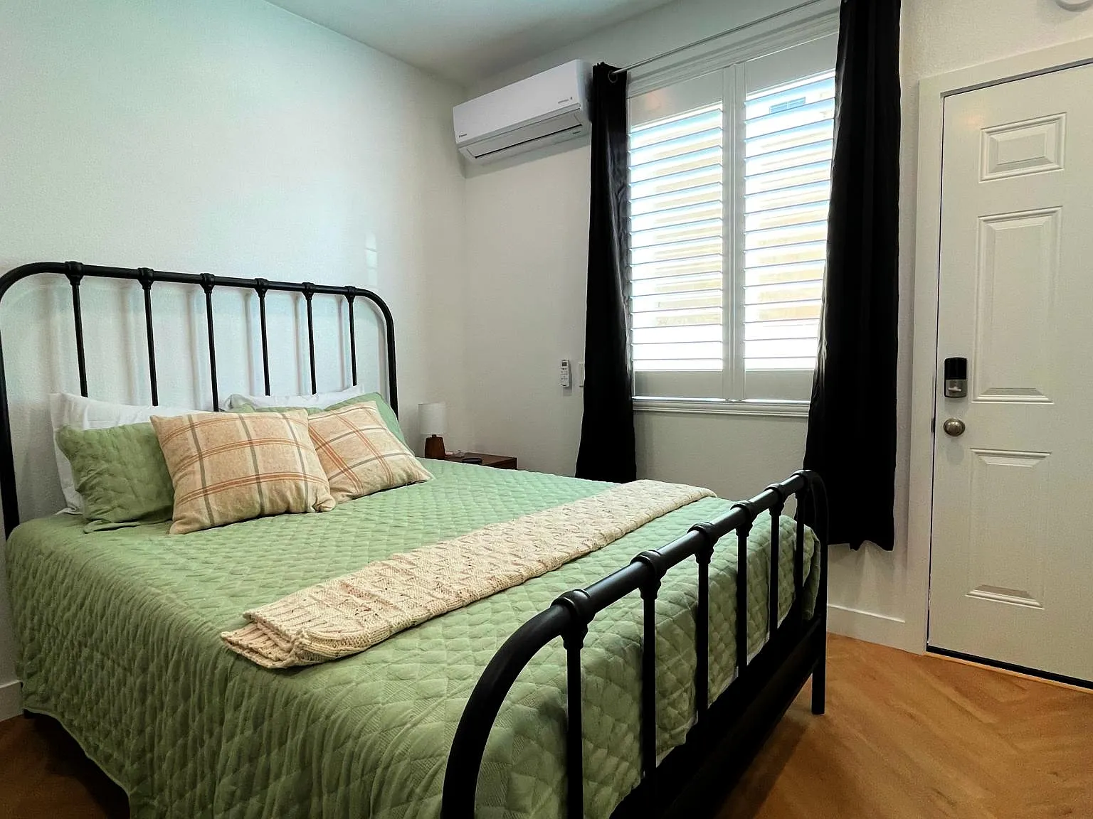 1 bed, 200 sqft, $1,650 — Photo 4