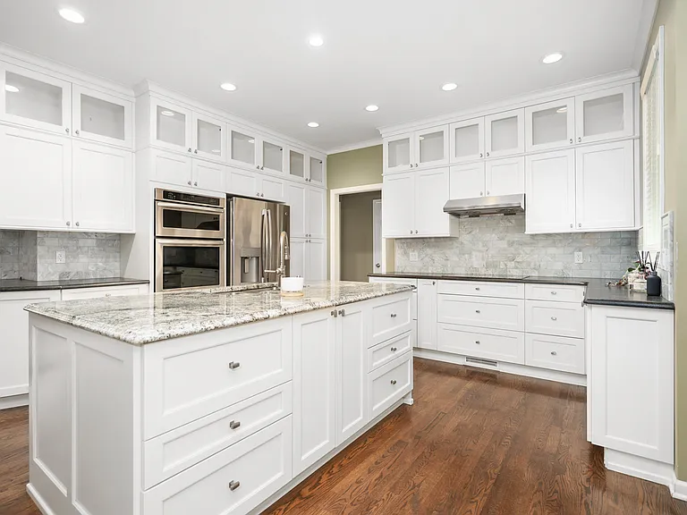 1101 Stonecreek Dr — Photo 10