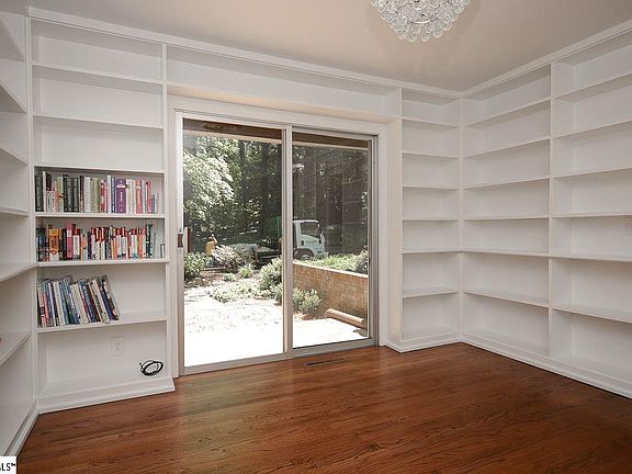 4th image of 120 Hathaway Cir