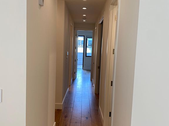 2nd image of 831 S Van Ness Ave