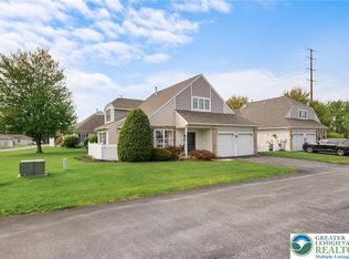 2504 Rolling Green Dr, Macungie, PA 18062