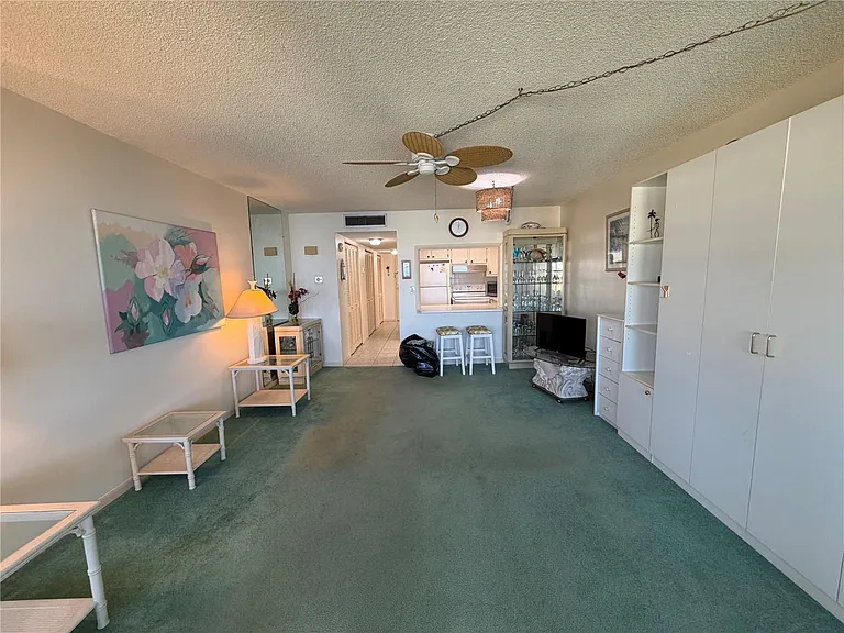 4550 Cove Cir #1205 — Photo 3