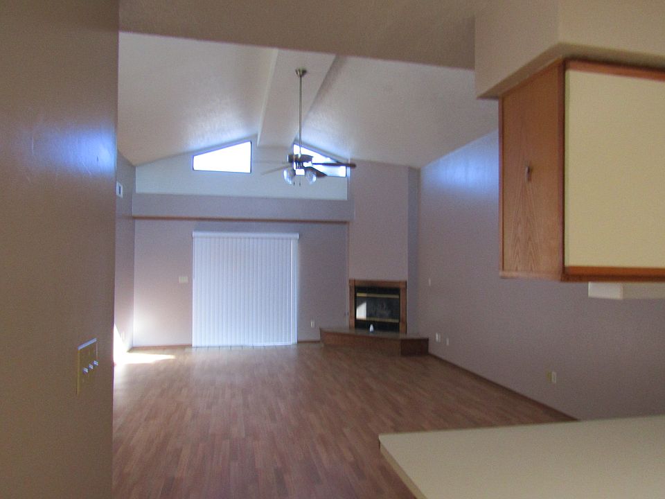 1st image of 104 Greenspoint Ln