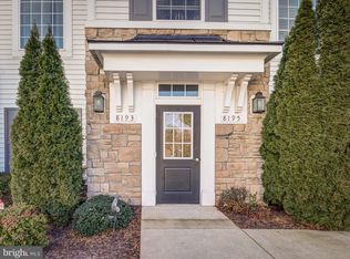 8193 Falls Grove Dr, Manassas, VA 20111