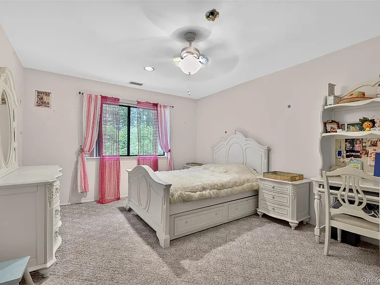 36 Wimbledon Dr — Photo 16