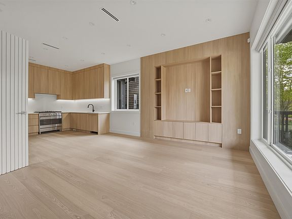 3rd image of 3116 W 42nd Ave