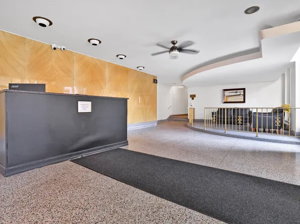 601 Kappock Street image 16 of 18