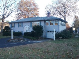 121 Pine Valley Dr, Dracut, MA 01826