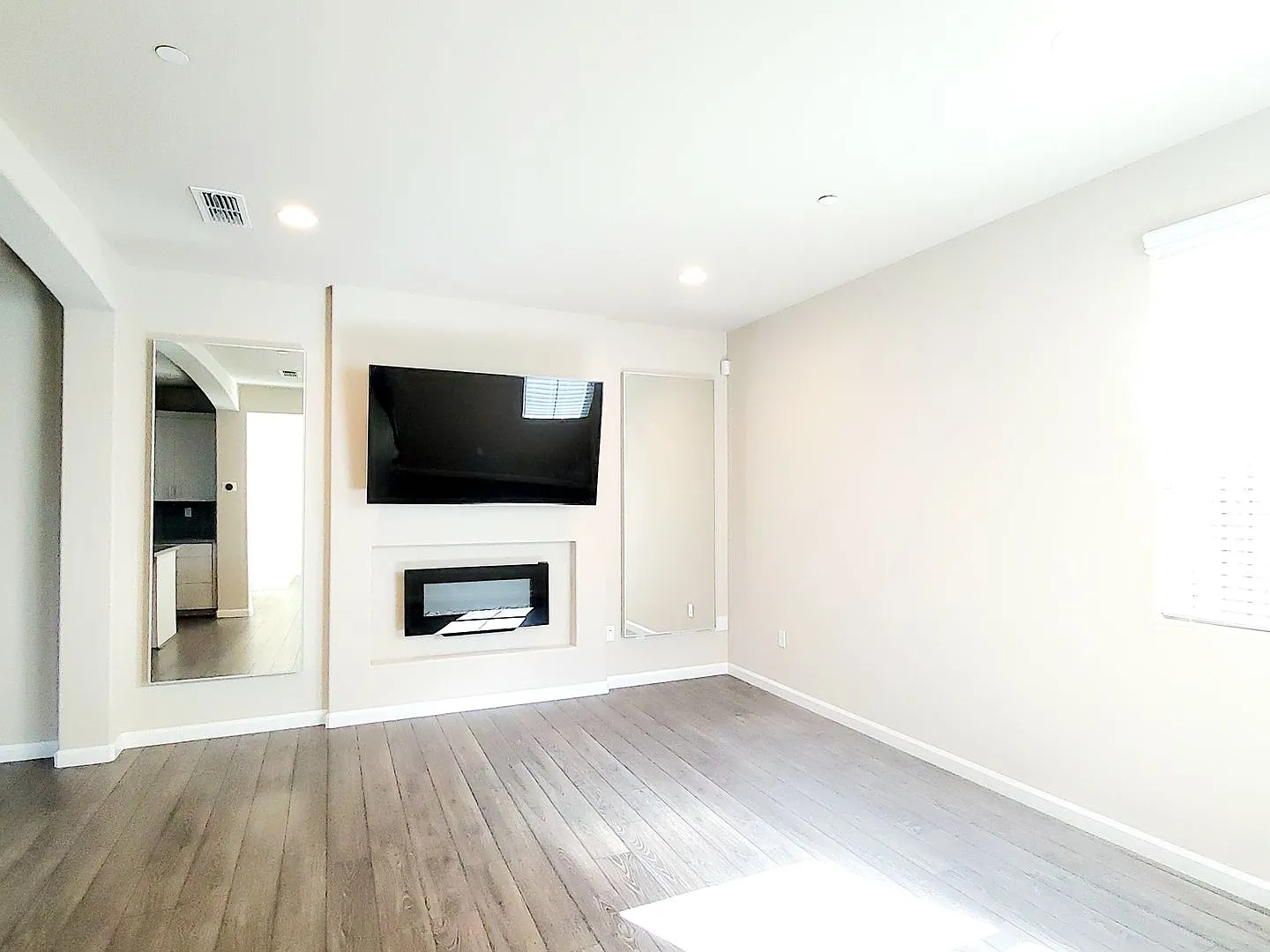 Luxury 4 bedroom 3 bath townhouse at The Montage — Photo 4