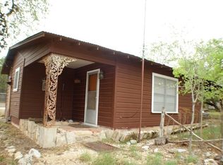 1507 Highland Dr, Bandera, TX 78003