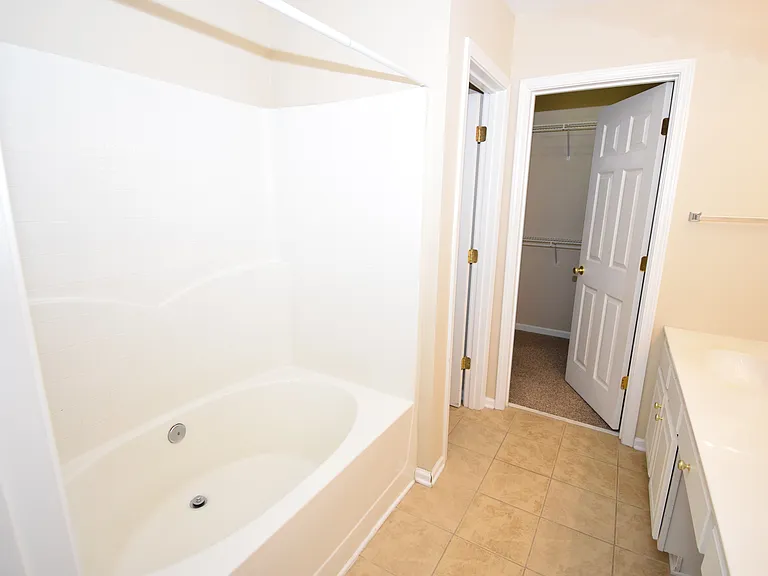 3322 Elizabeth Glen Dr — Photo 13