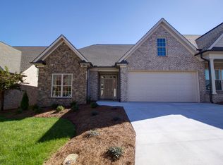 102 Jordan Creek Dr, Jamestown, NC 27282