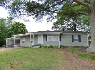 862 Iron Ore Rd, Spartanburg, SC 29303